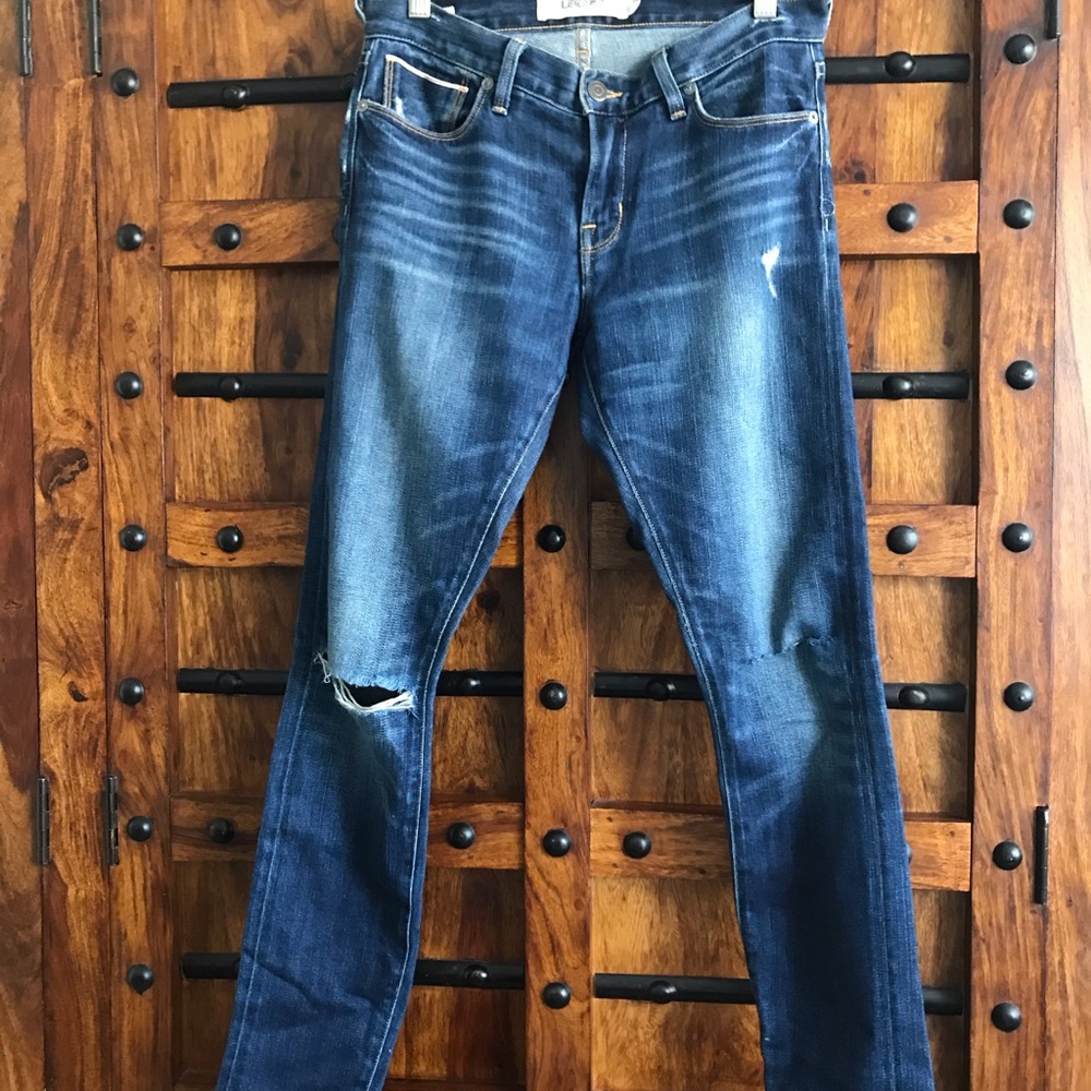 Lucky brand broke skinny jeans 26